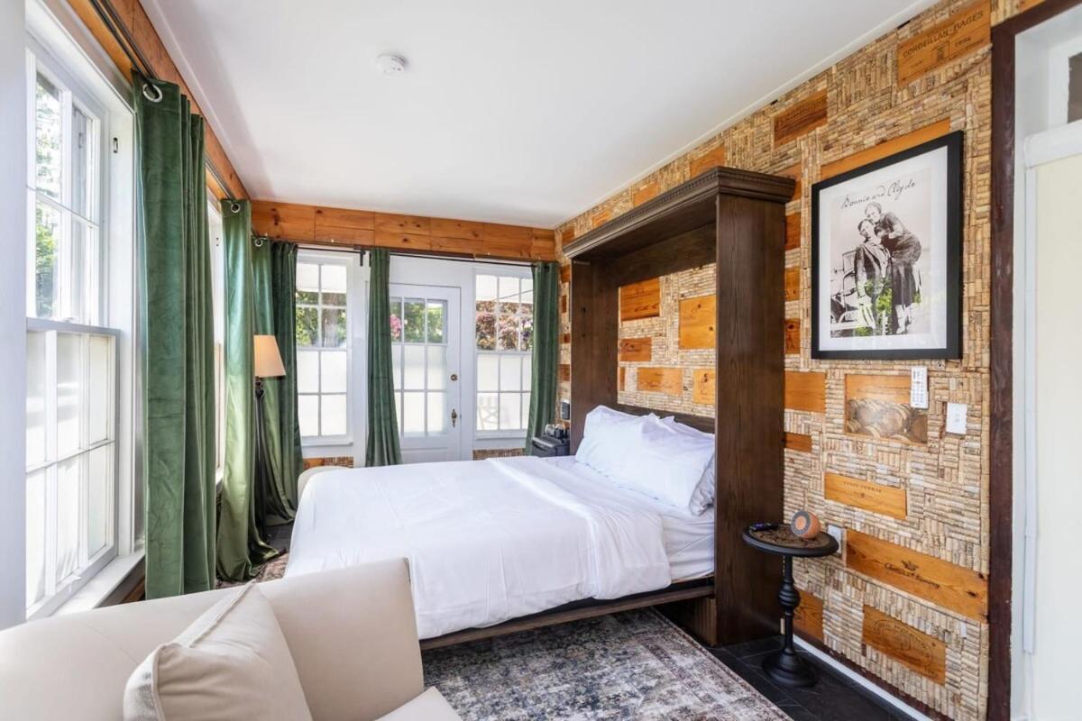 The Legacy Inn Лурей Экстерьер фото