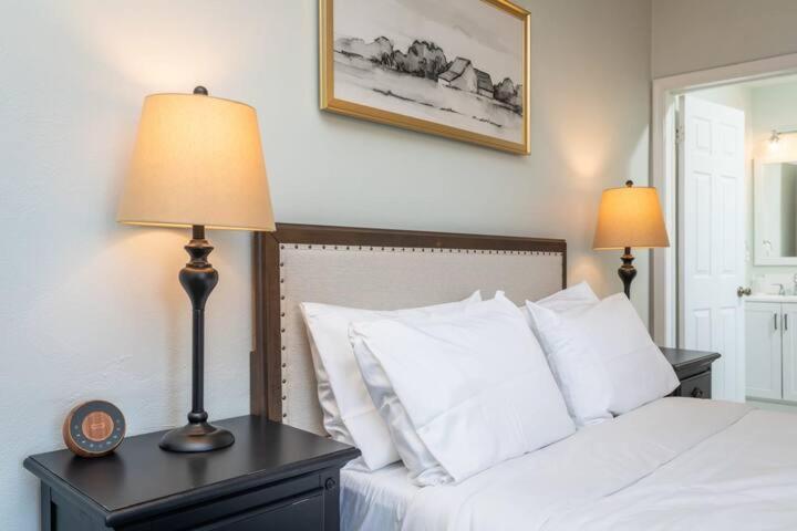 The Legacy Inn Лурей Экстерьер фото